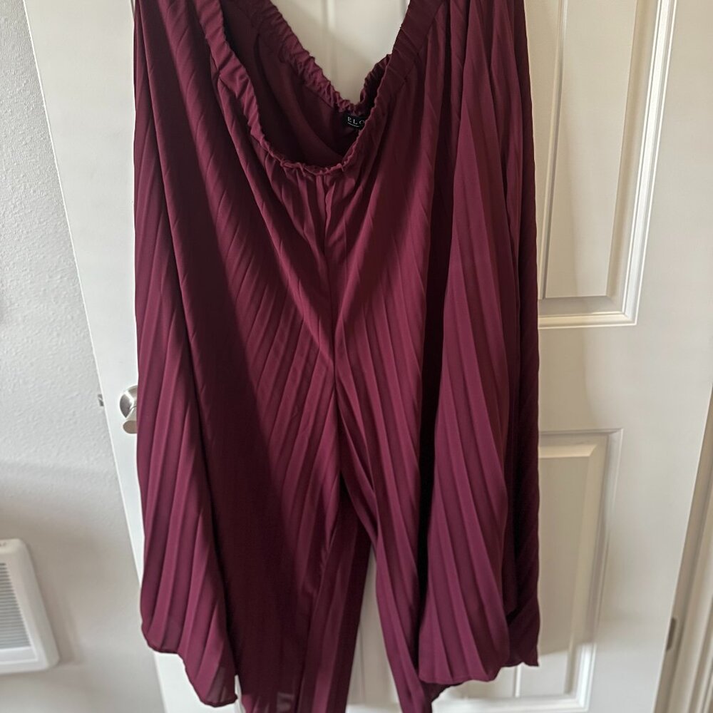 Eloquii -- Plus Size Maroon Banner Pleated Palazzo Dress Pant - Picture 3 of 3